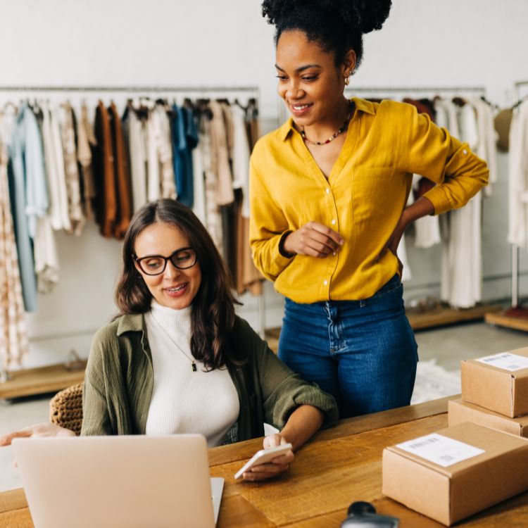 women business dropshipping